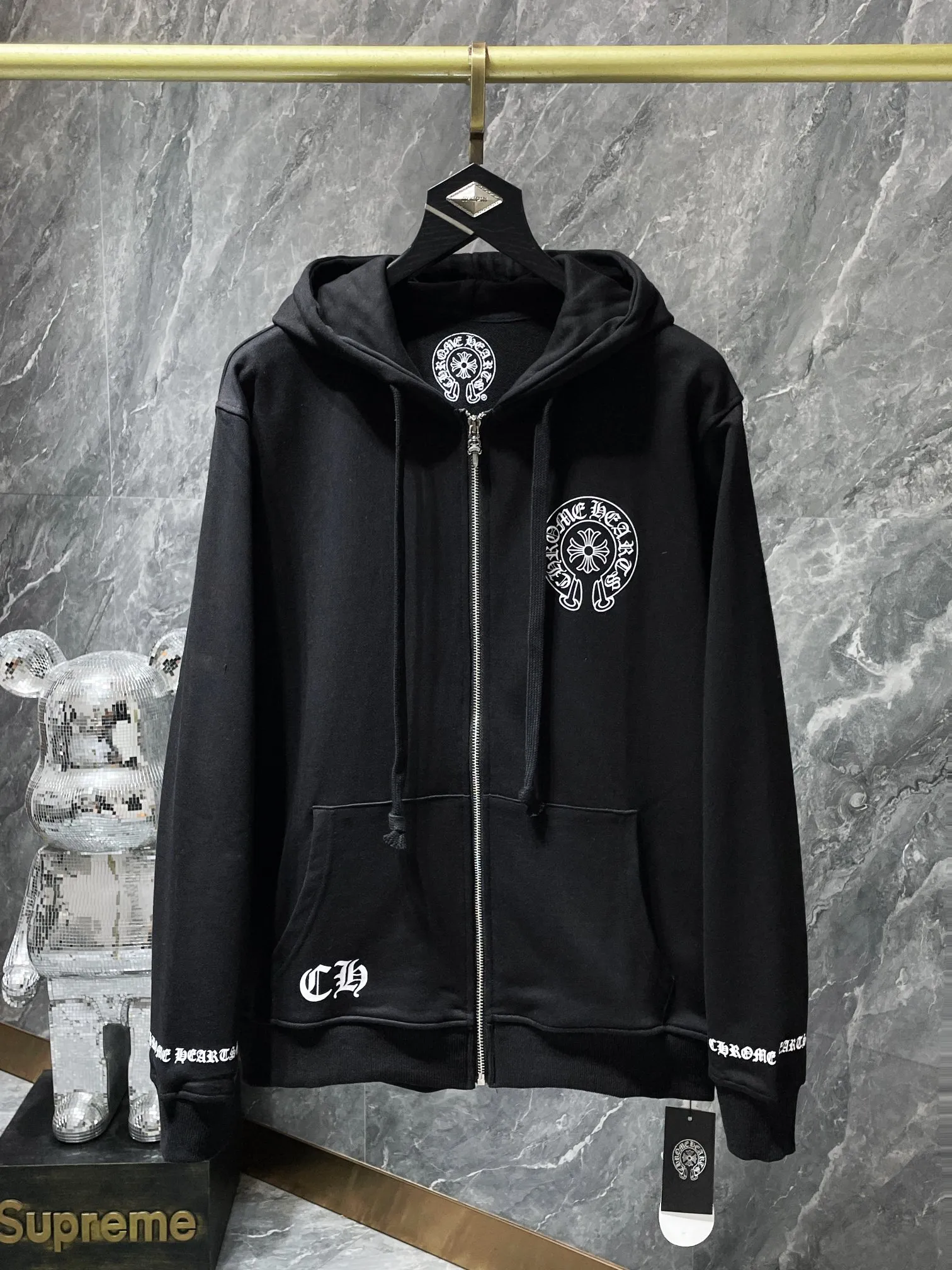 P260 Chrome Hearts Autumn and Winter 2025 Counter Synchronization ❤️ City limited edition, classic horseshoe cross Sanskrit large flower arm zipper sweatshirt Improved customized version 1:1 high-weight high-quality fabric Recommended color: white black Size: S, M, L, XL
